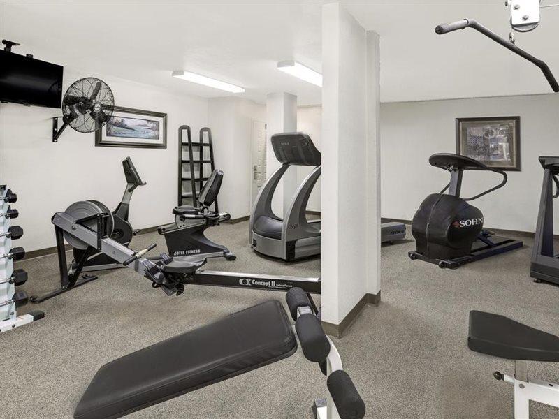 Value Suites Extended Stay - Arlington Extérieur photo