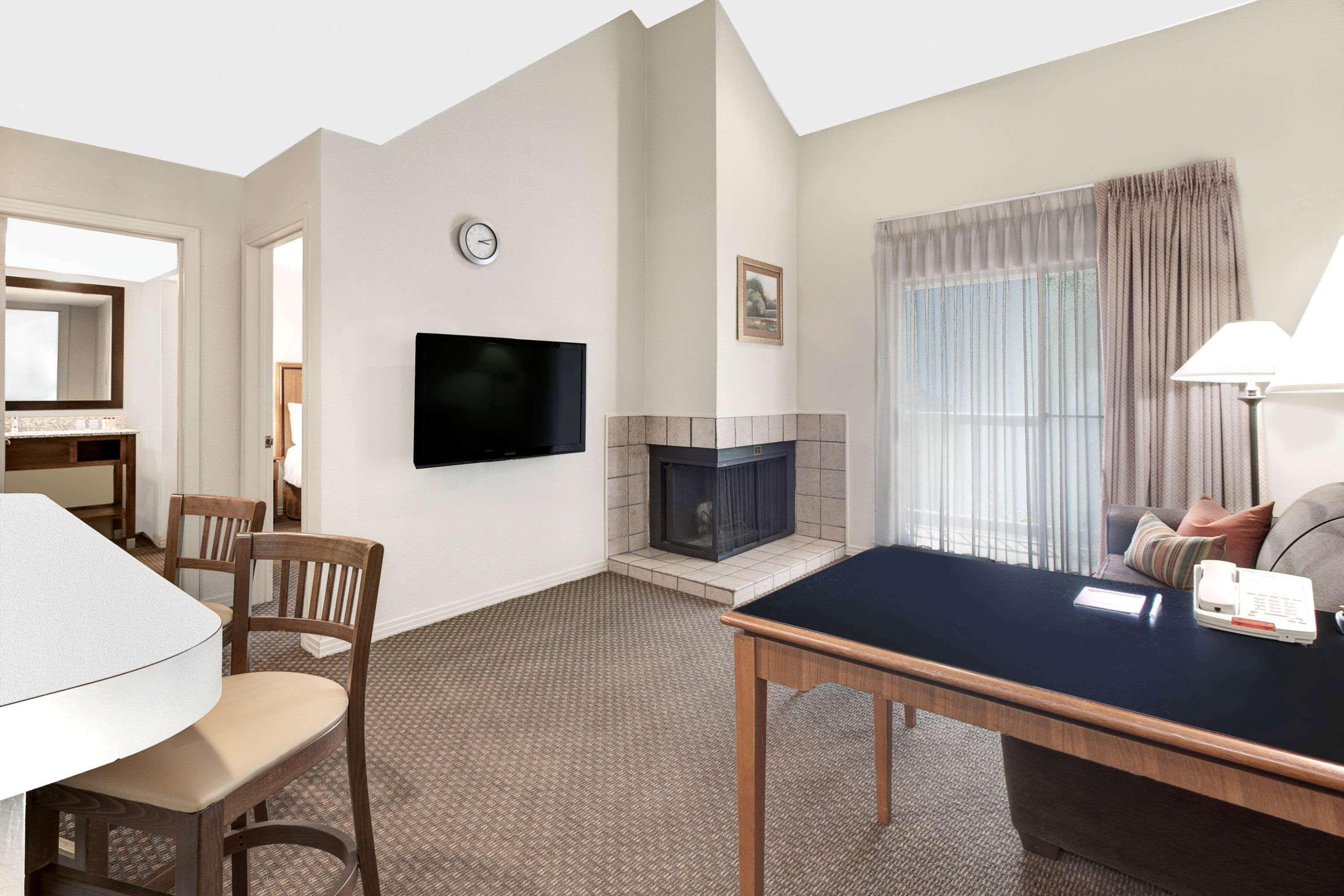 Value Suites Extended Stay - Arlington Extérieur photo