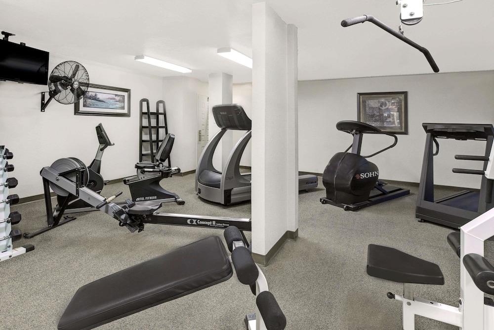 Value Suites Extended Stay - Arlington Extérieur photo